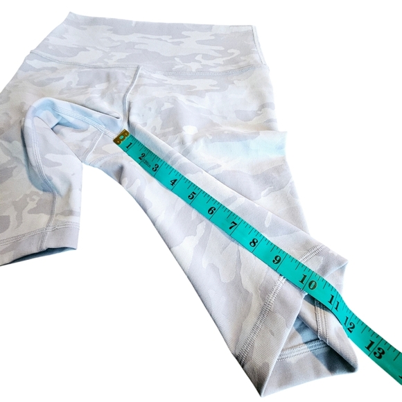 Lululemon Wunder Under Shorts 10" Ribbed Incognito Camo Jacquard Alpine White 6 - Picture 13 of 15